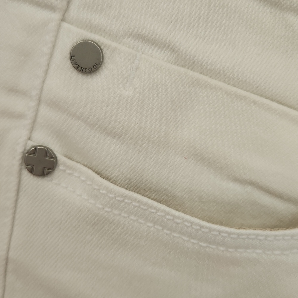 Liverpool White 7" Bermudas Short - Women's Casual Shorts - Picture 3 of 5
